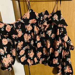 Could Shoulder Crop Top